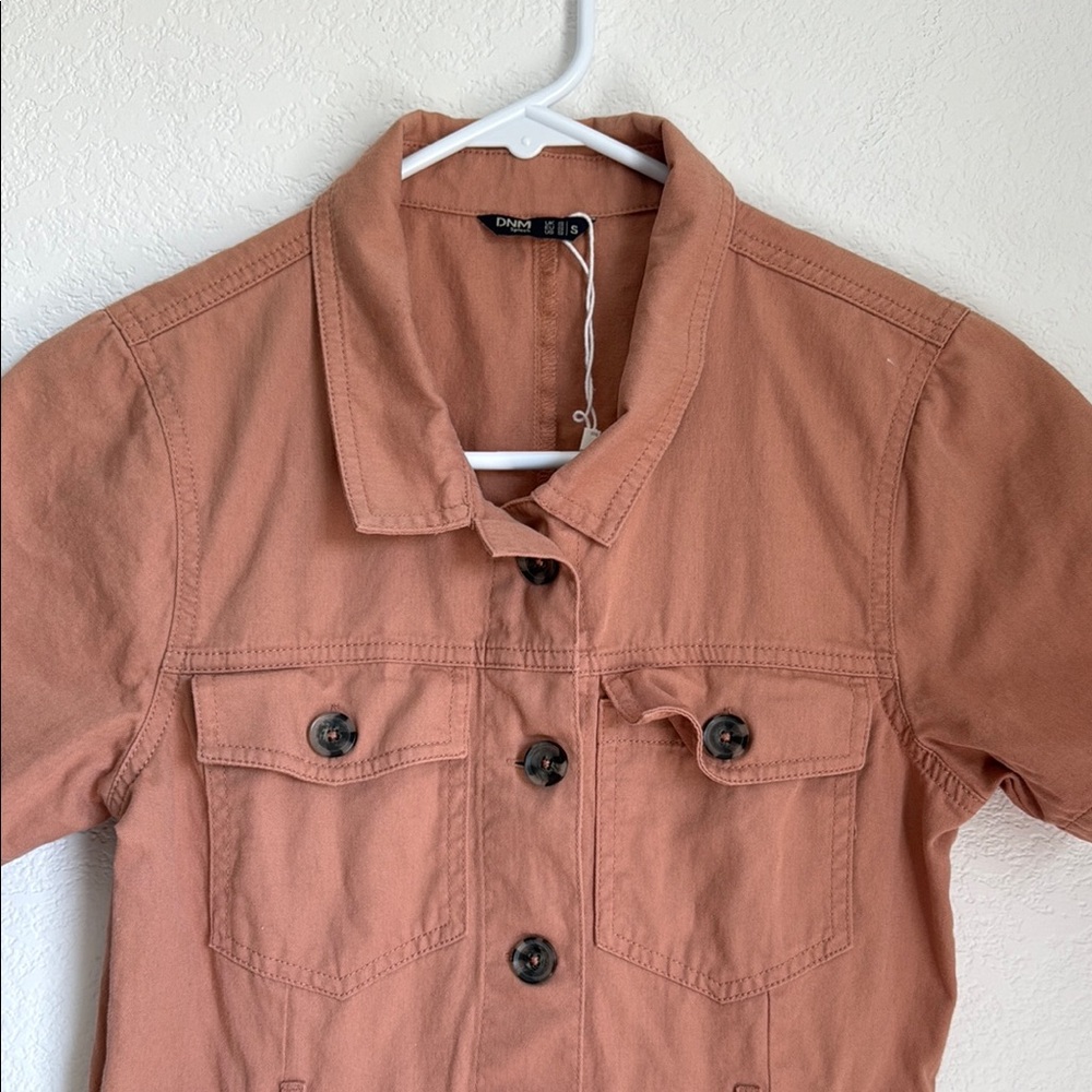Brown Mini Dress with Mandarin Collar and Short Sleeves - Picture 8 of 11